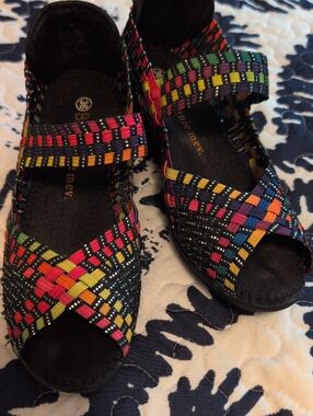 bernie mev. Multi-Color Woven Stretch Sandals - Black Base